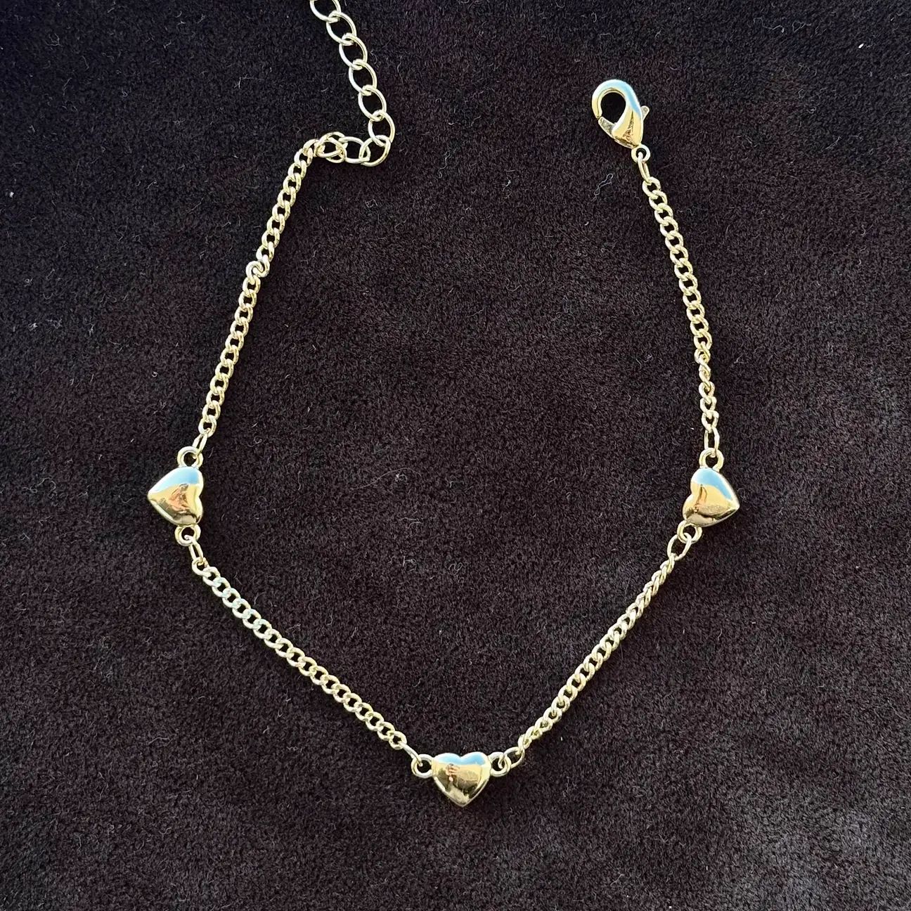 Gold Kaplama Üçlü Kalp Figürlü Minimalist Zincir Bileklik