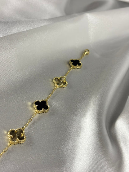 Gold Yonca Motifli Siyah Detaylı Zincir Bileklik